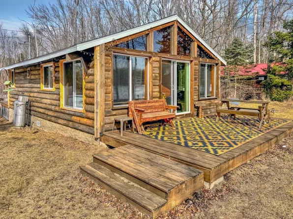 N9884 Neumier Rd, Wausaukee, WI 54177