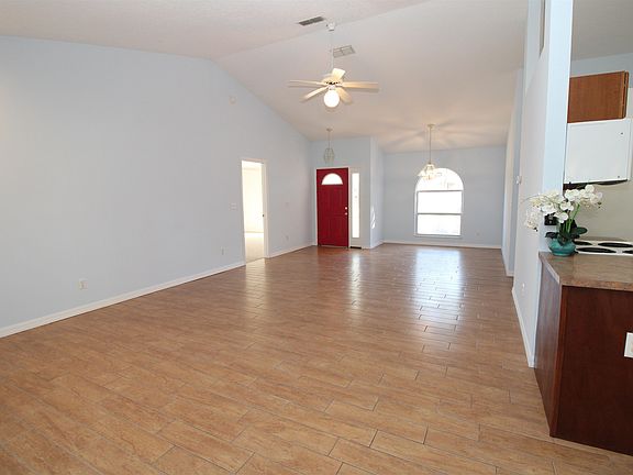 5th image of 375 Graciela Cir