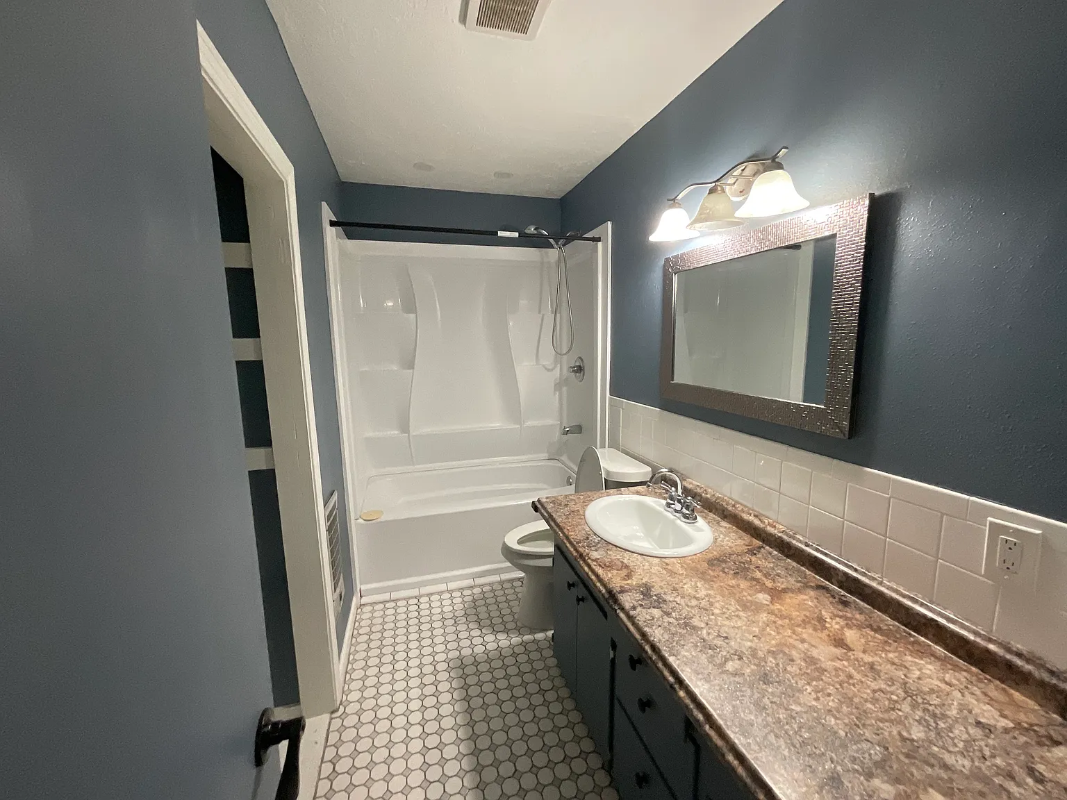 3 bed, 1600 sqft, $1,500 — Photo 4