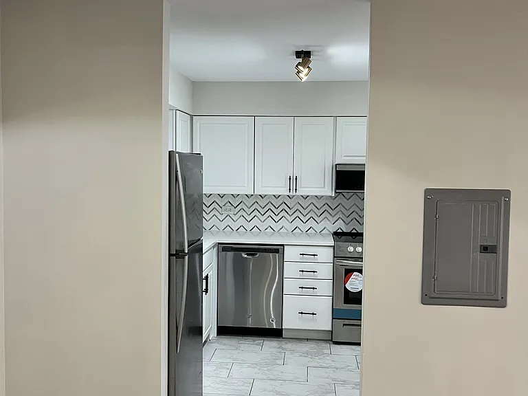 314 Lathrop Ave #402NW — Photo 3