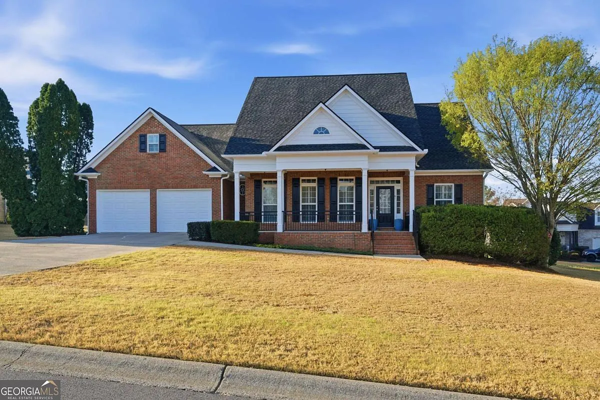 100 Colonial Cir photo 1