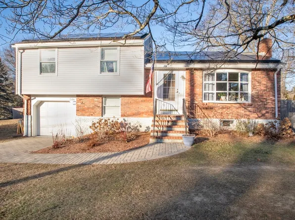 246 Fiske St, Holliston, MA 01746