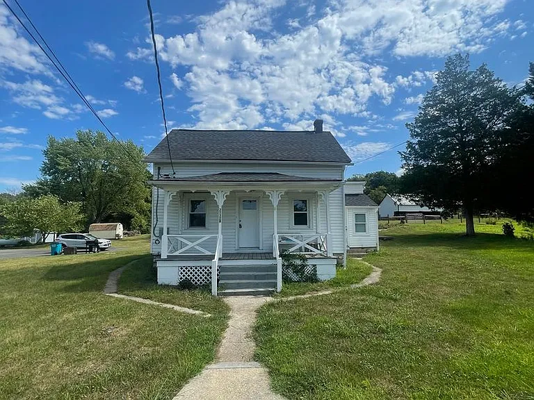 21328 Mount Lena Rd — Photo 2