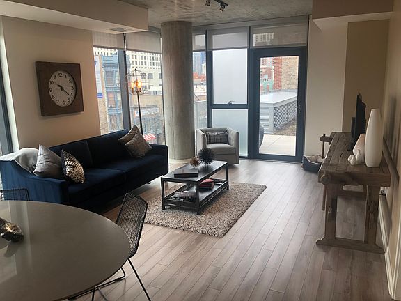 5th image of 1351 S Michigan Ave #1205