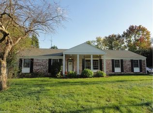 1916 Red Coach Rd NW, North Canton, OH 44720