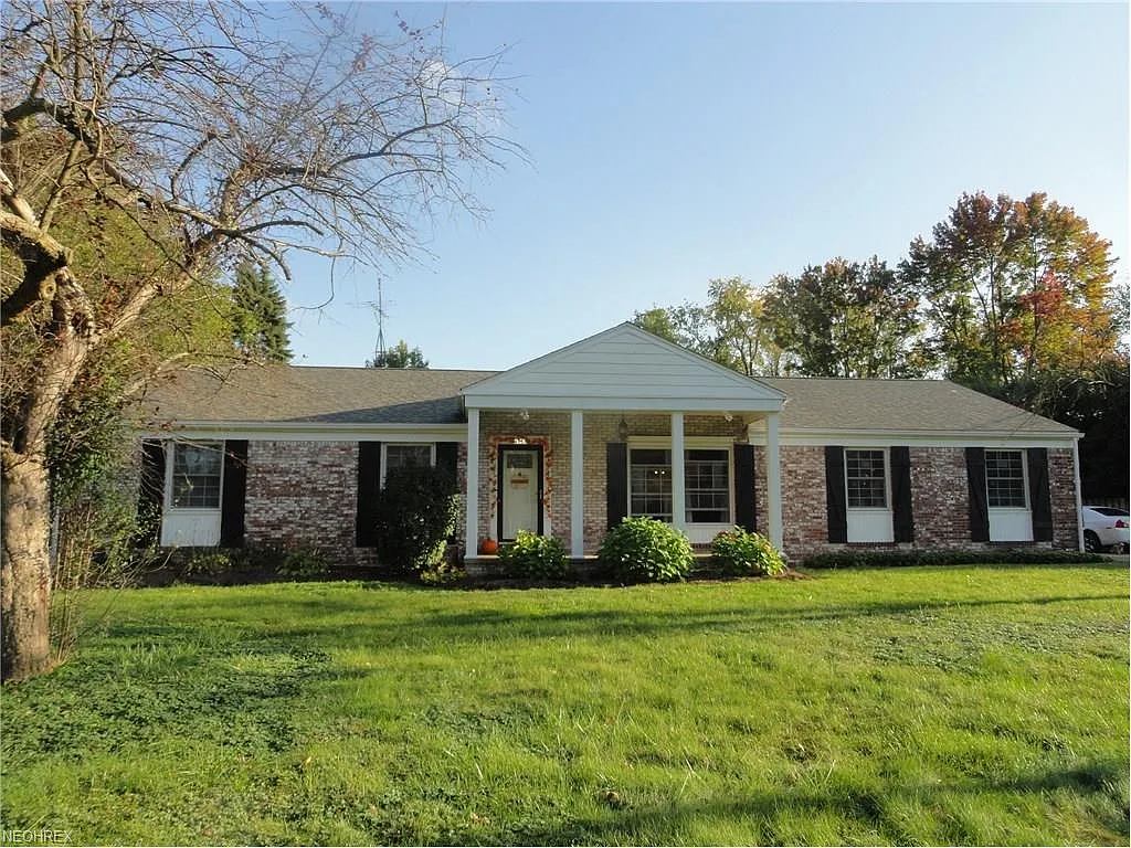 1916 Red Coach Rd NW photo 1