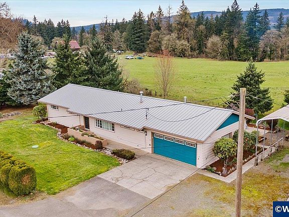 2nd image of 1611 Main St