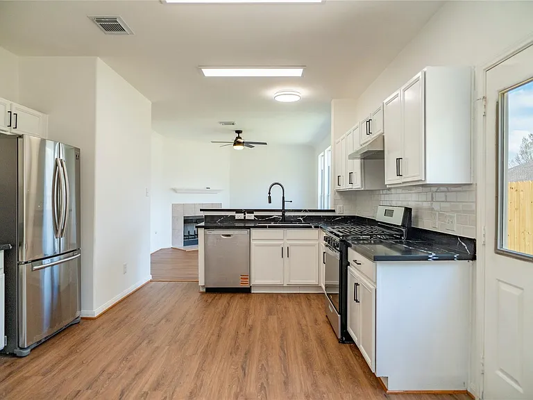 16327 Woma Ct — Photo 33