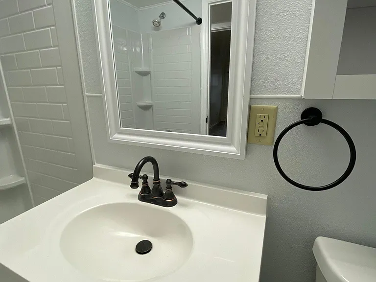 211A N Railroad St — Photo 30