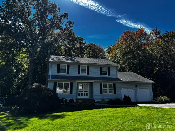 11 Welsh Ct, East Brunswick, NJ 08816