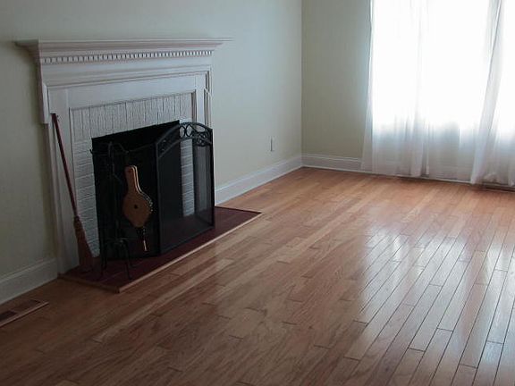 5th image of 1708 W Colonial Dr