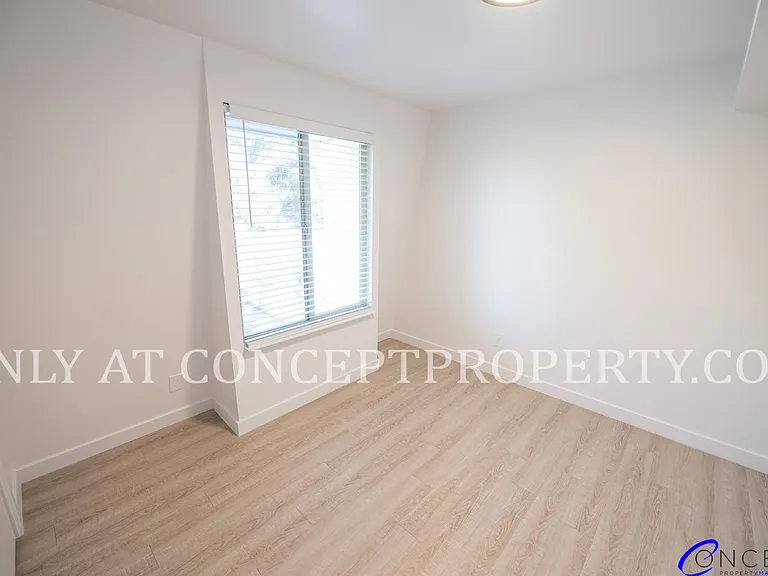 Avenue View Apartments — Photo 18