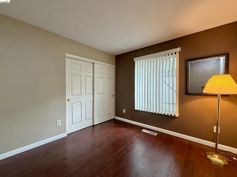 7 Goldmeadow Ct — Photo 8