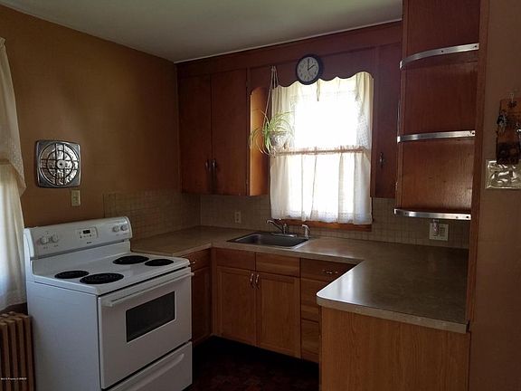 3rd image of 415 Northumberland St