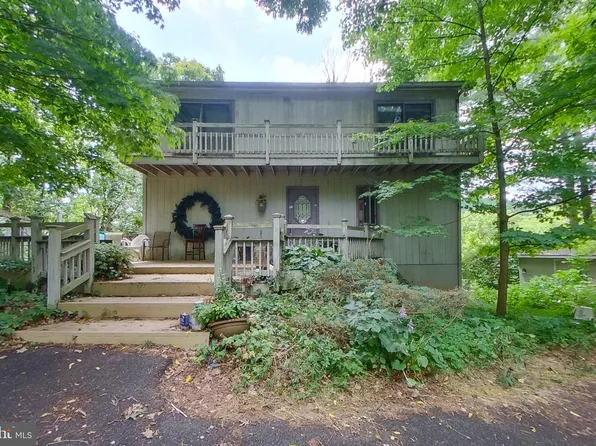 211 Silverbrook Dr, Schwenksville, PA 19473