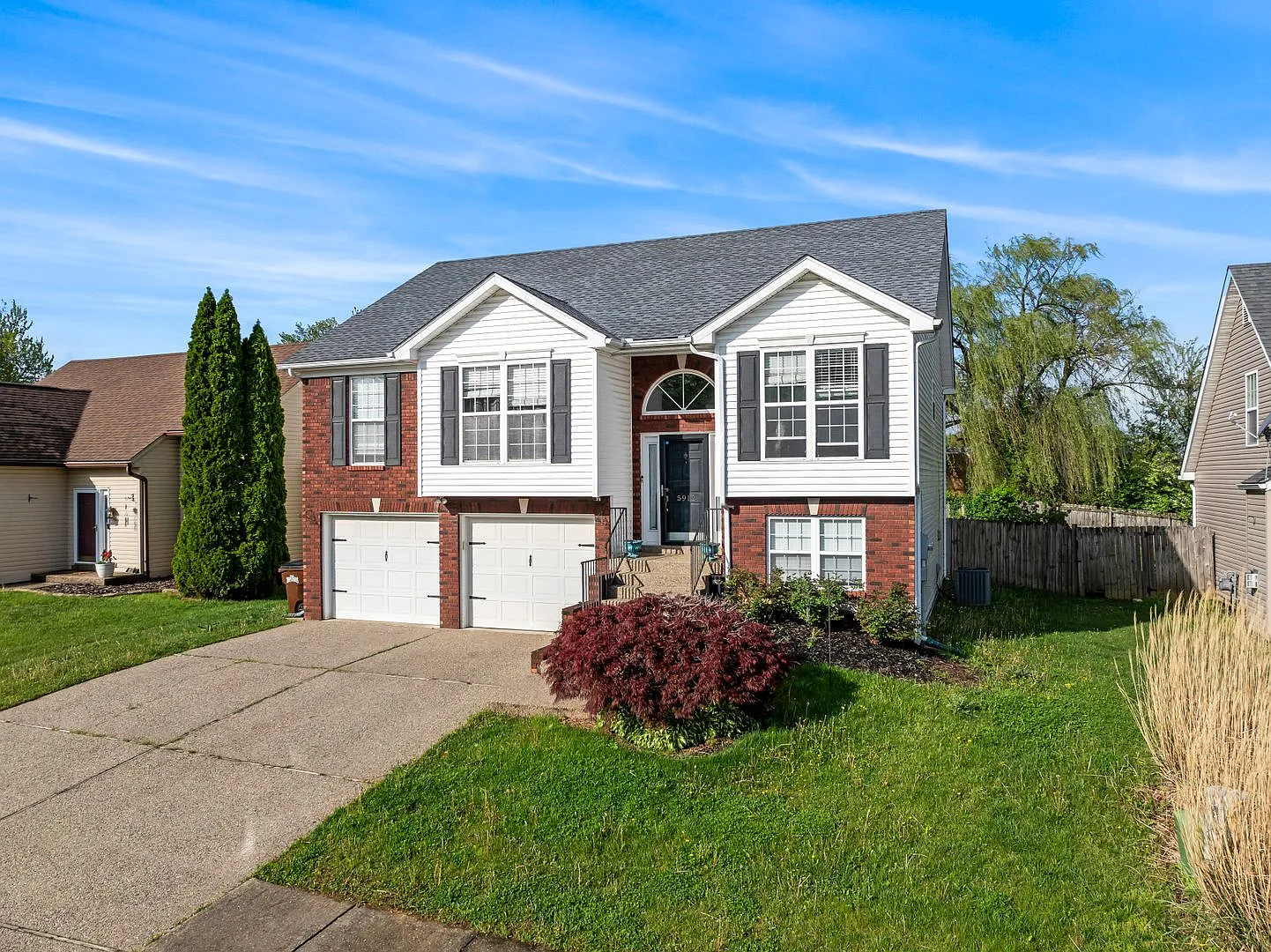 Spacious 4 Bedroom, 3 Bathroom Home! — Photo 3