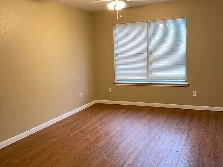2400 Riddle Rd #B — Photo 11