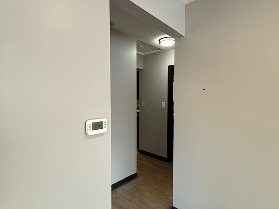 5th image of 15323 Lincoln Ave