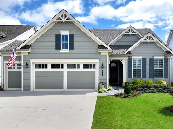 229 Sharp Trl, Hoschton, GA 30548