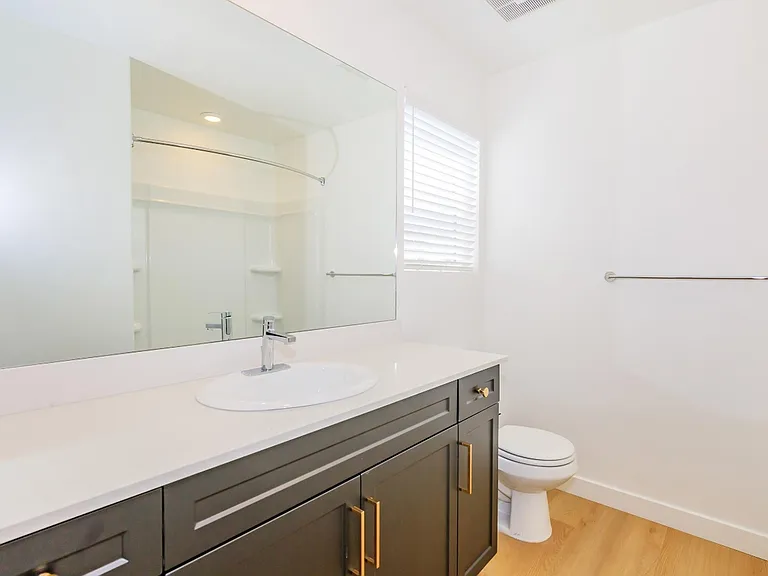 Crescent Townhomes — Photo 8
