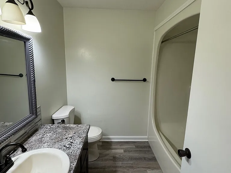 215 Lee Rd — Photo 13