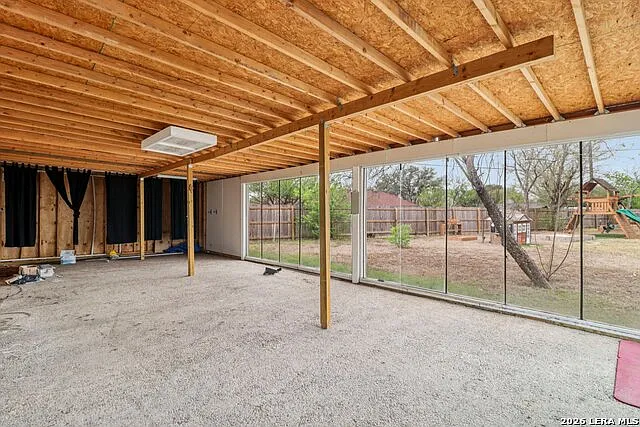 302 Weathercock Ln — Photo 35