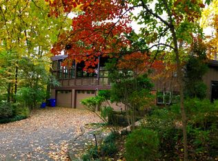 6930 Selkirk Dr, Bethesda, MD 20817