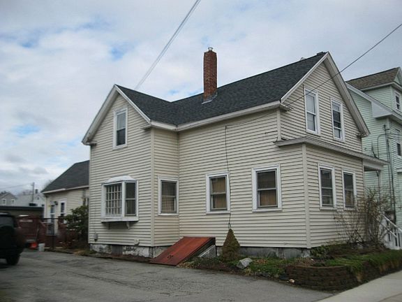 3rd image of 97 Pine St
