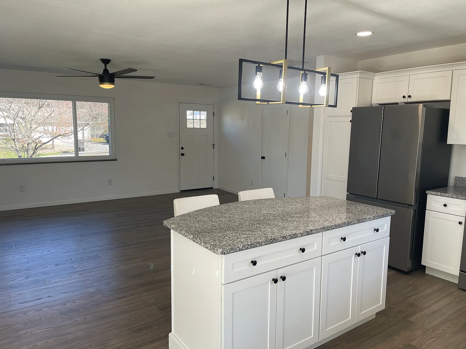 121 Peterson Rd — Photo 3