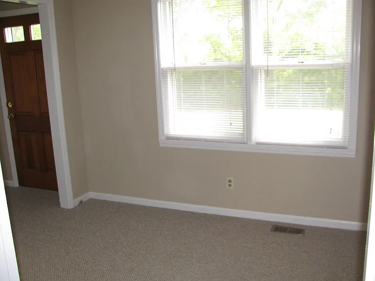 531 Eddie Ln — Photo 9