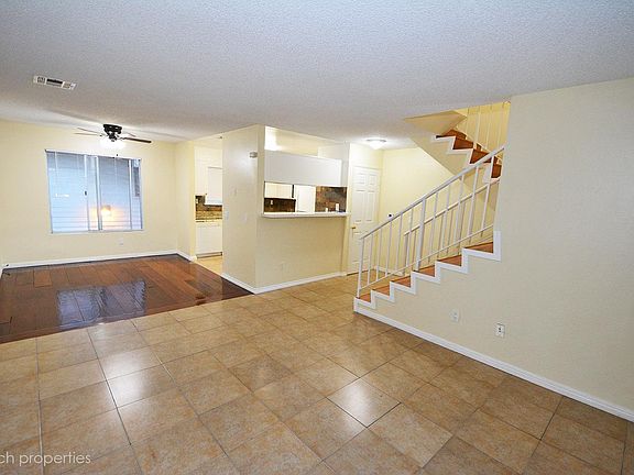 3rd image of 11150 Glenoaks Blvd Unit 212