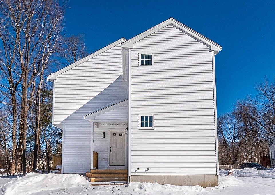 1st image of 4 Riverside Ave