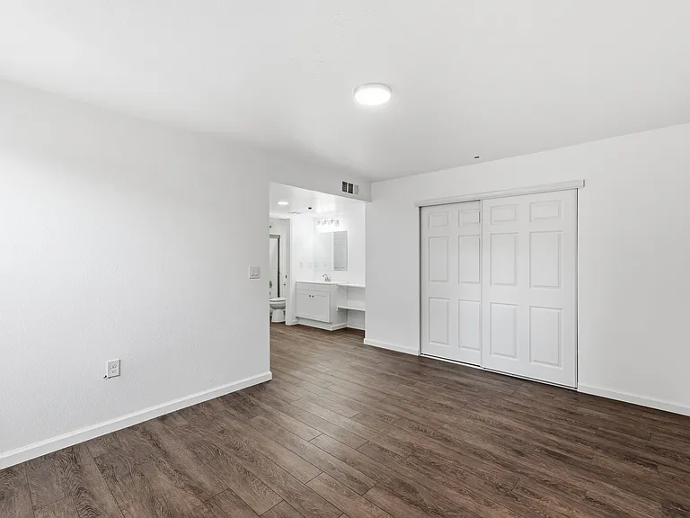 Oakbrook Apartments — Photo 44