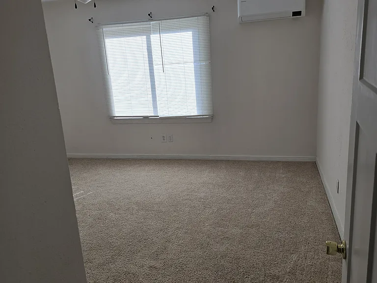 1306 Mount Vernon Ave — Photo 4