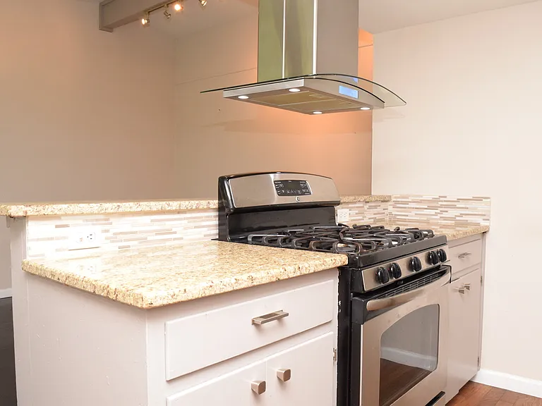5601 Woodrow Ave #102 — Photo 7