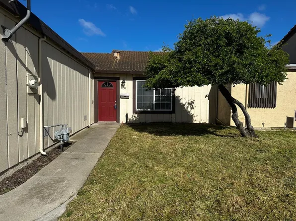 1536 Caceras Cir, Salinas, CA 93906