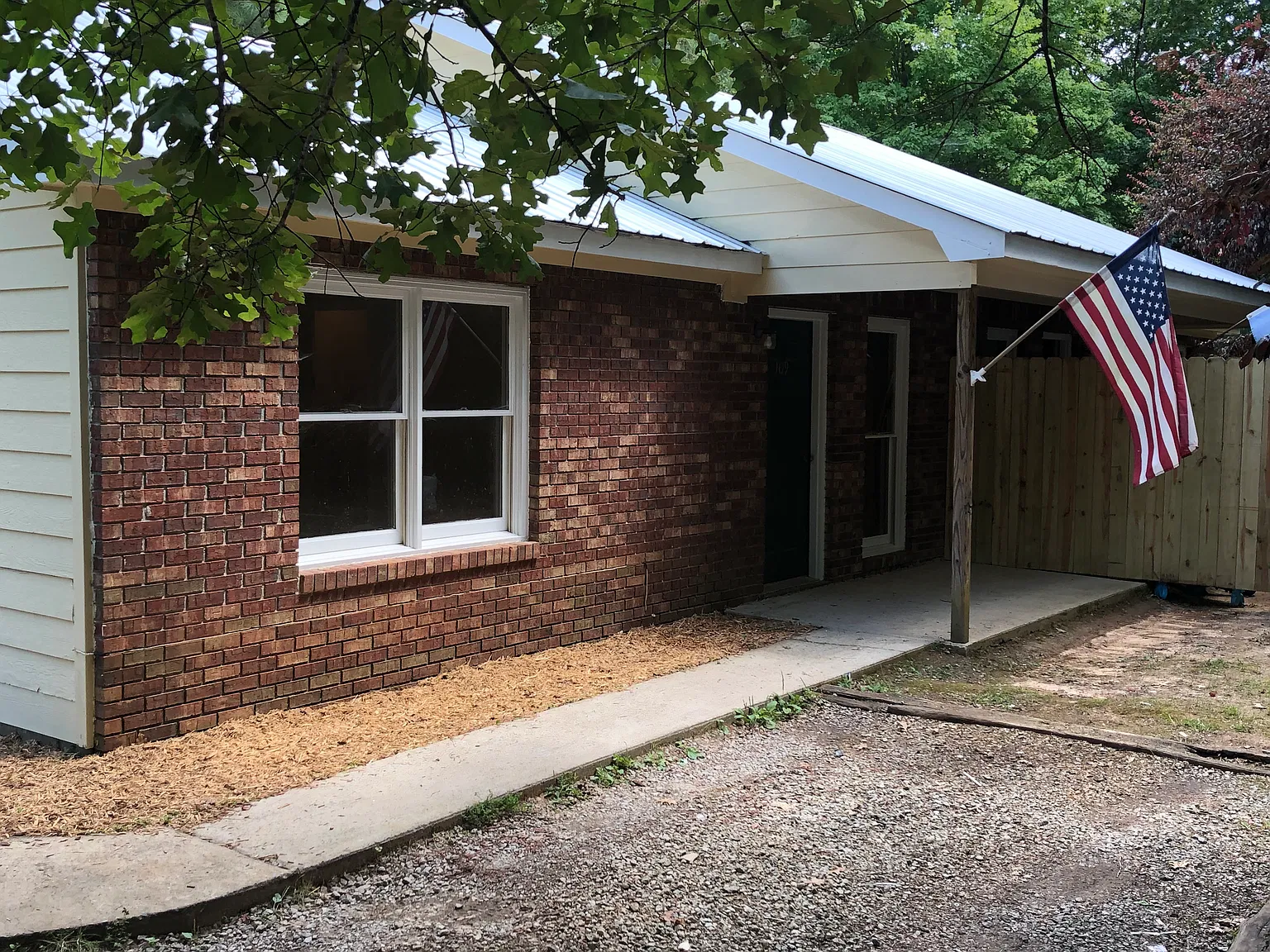 2 bed, 750 sqft, $850 — Photo 1