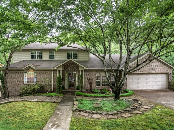 3803 Foxcroft Rd, Little Rock, AR 72227
