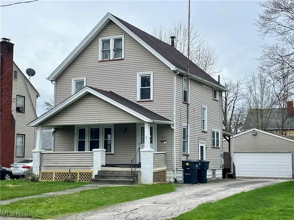 206 Oak Knoll Ave SE, Warren, OH 44483