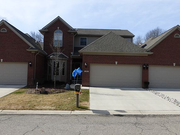 3rd image of 9541 Kingsway Cir #1