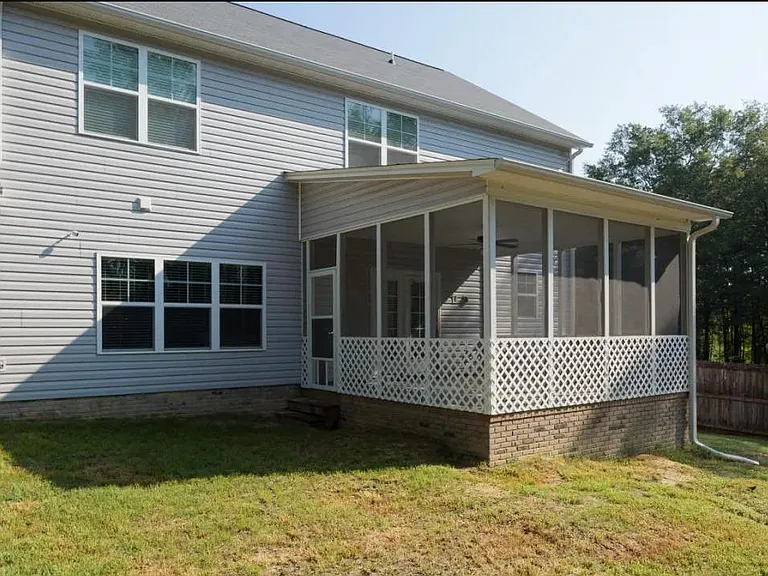550 Townsend Rd — Photo 5