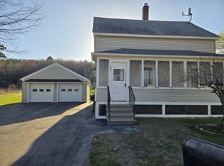 521 Riverside Dr, Auburn, ME 04210