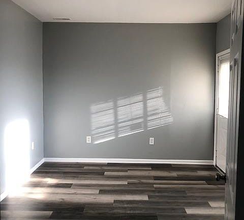 1st bedroom in