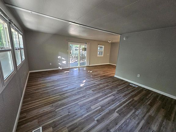 4th image of 11705 Parey Ave Unit 6