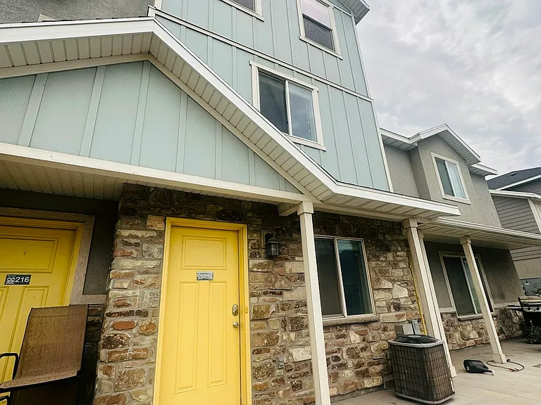 212 N 750th St E #216 — Photo 2