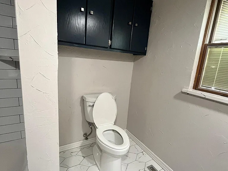 2526 W Broadway Ave — Photo 15