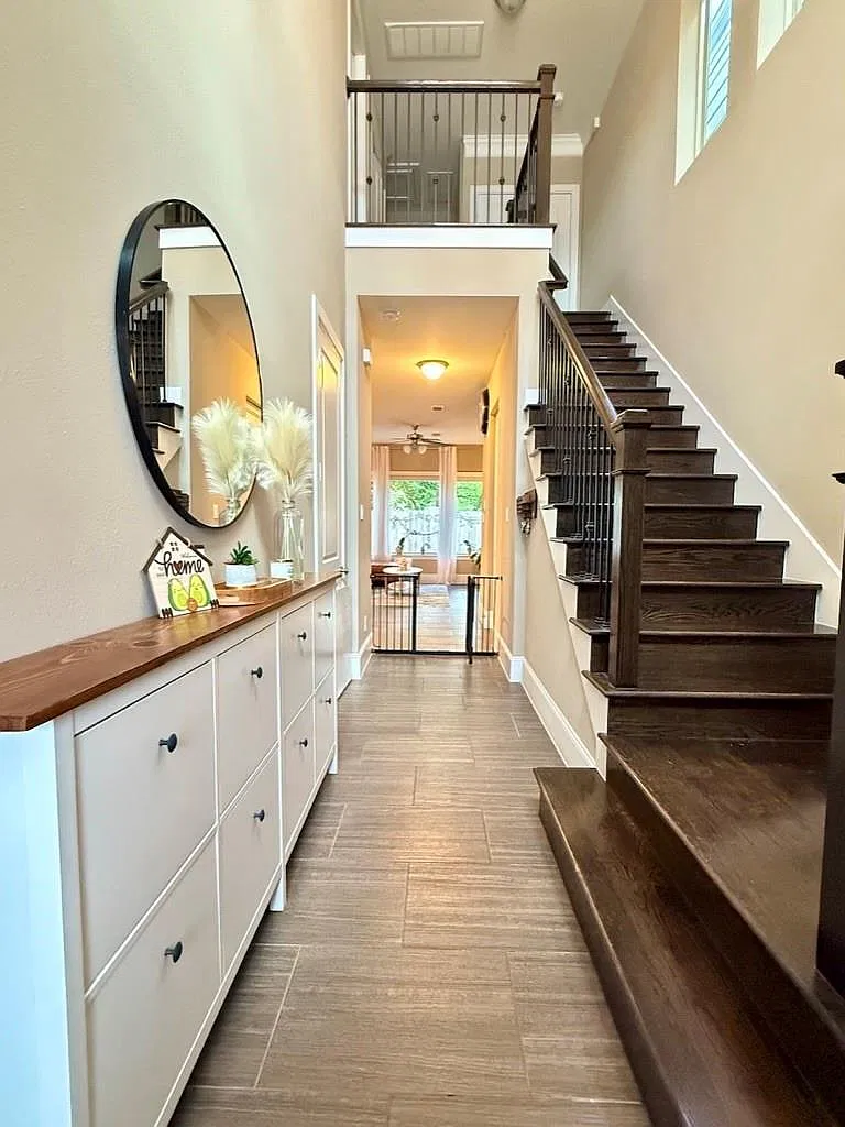 3 bed, 2.5 bath, 1865 sqft, $2,450 — Photo 4