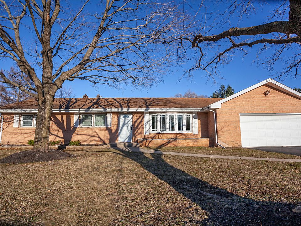 1st image of 10465 Geneva Dr