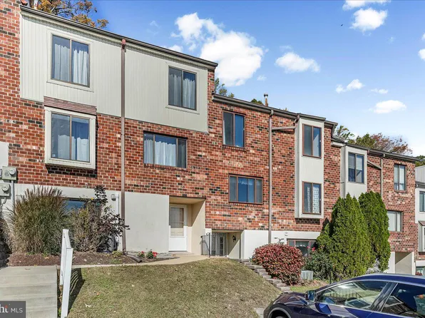 7504 Hilltop Dr #202, Brookhaven, PA 19015