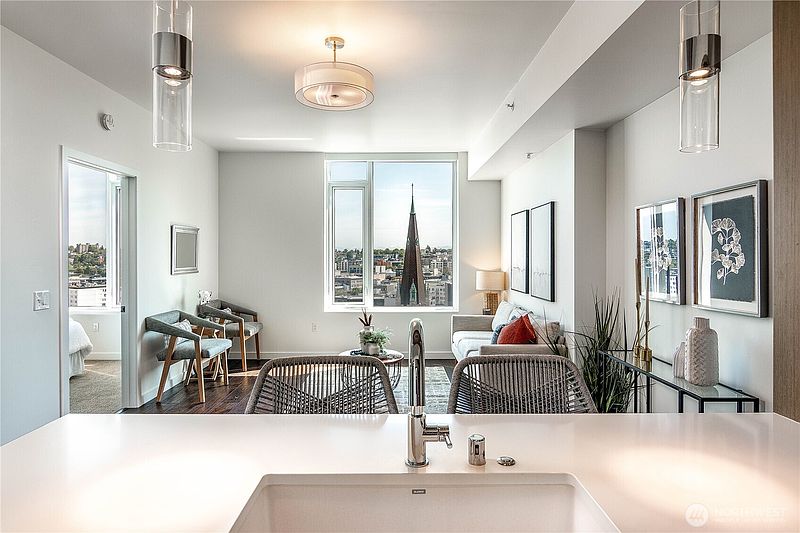 2nd image of 1321 Seneca Street #1102